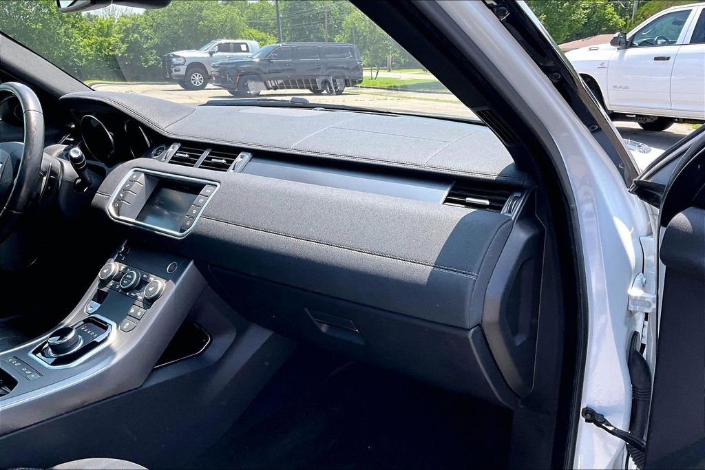 Used 2018 Land Rover Range Rover Evoque SE Premium AWD/4WD image 12