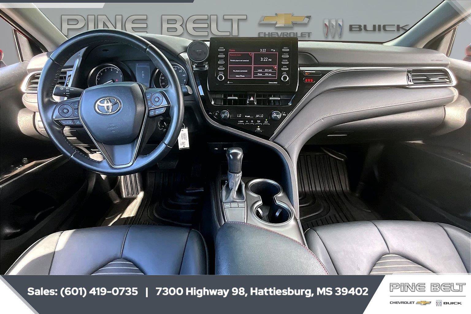 Used 2022 Toyota Camry SE FWD image 13