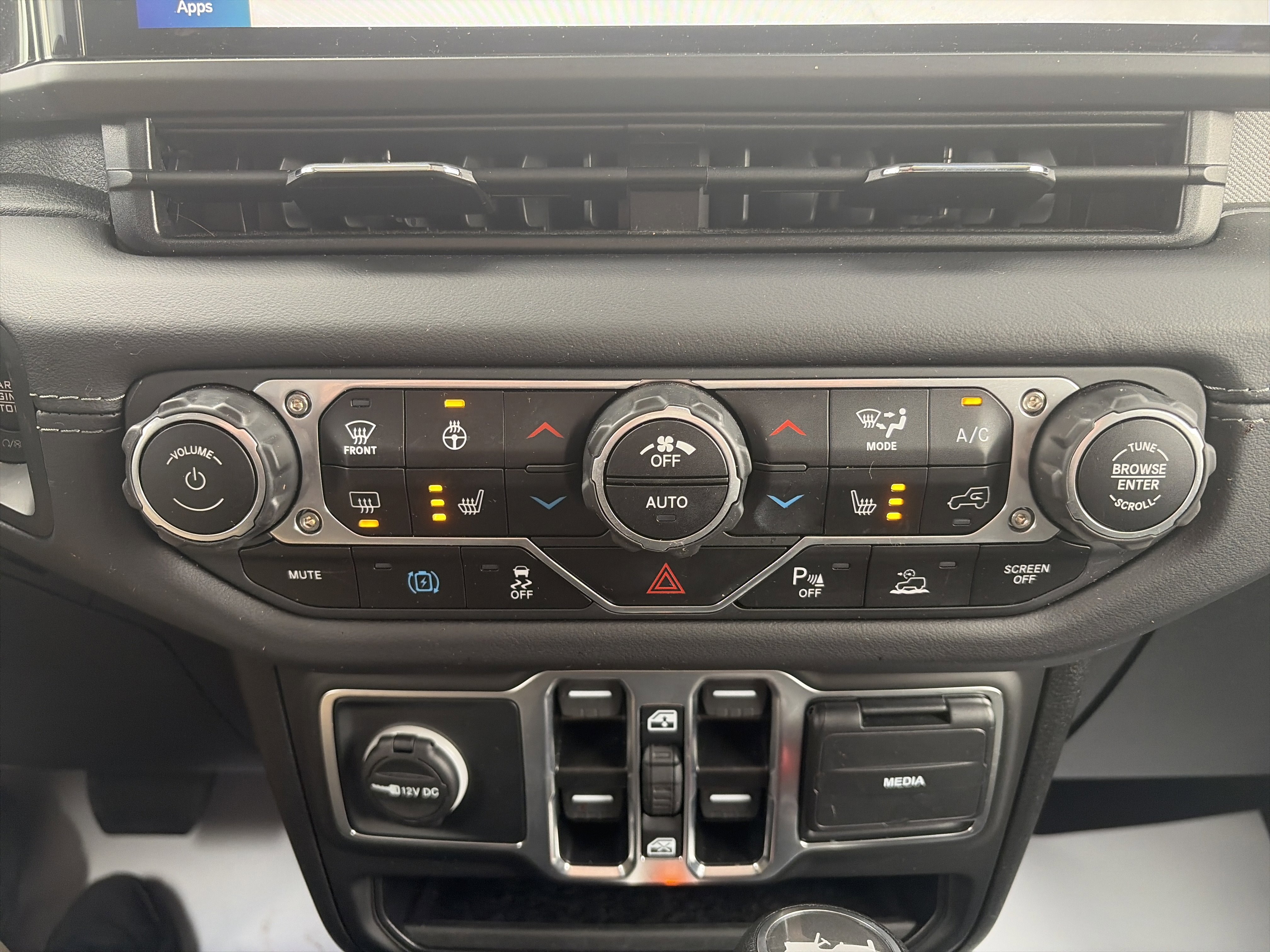 Used 2025 Jeep Wrangler Sahara w/ Safety Group AWD/4WD image 27