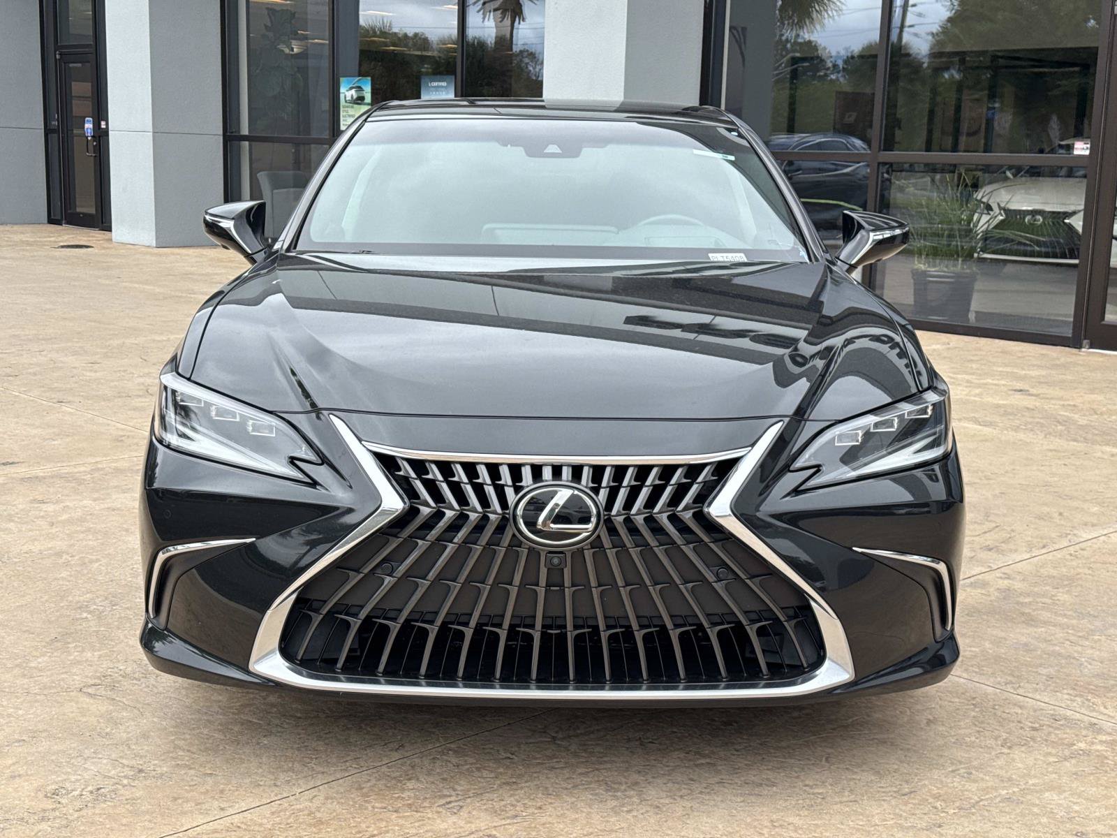 Certified 2022 Lexus ES 350 Ultra Luxury w/ Accessory Package 2 FWD image 8