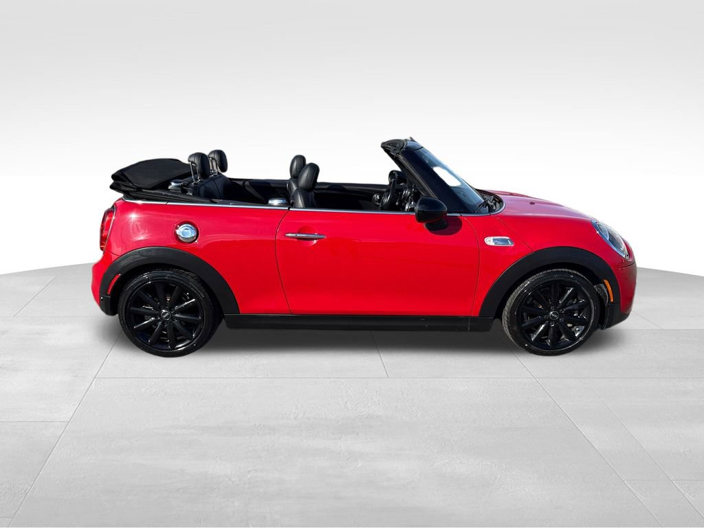 Used 2019 MINI Cooper S w/ Signature Upholstery Package image 7