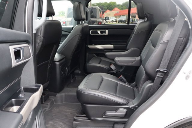 Used 2023 Ford Explorer XLT w/ Equipment Group 202A AWD/4WD image 27