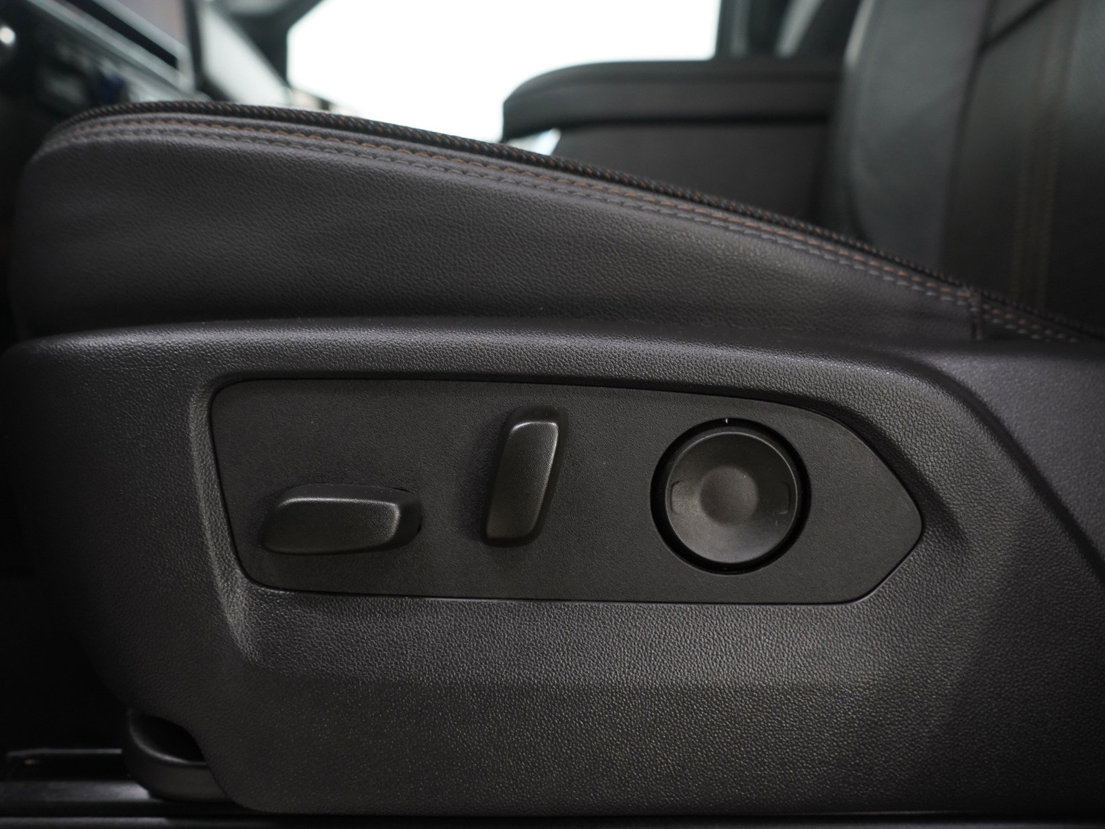 Used 2025 Chevrolet Silverado 1500 High Country image 22