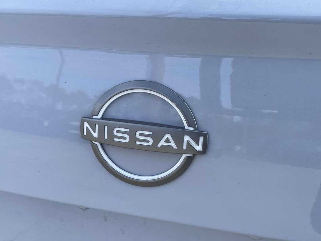 Used 2025 Nissan Versa SV w/ Trunk Package image 8