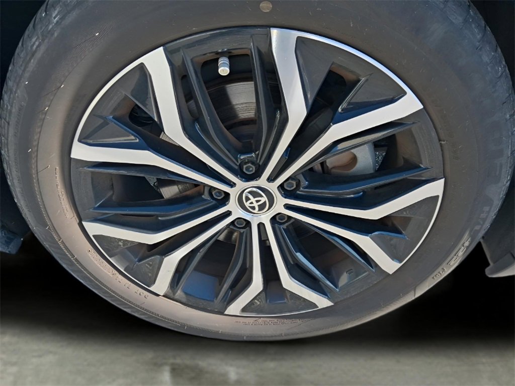 Used 2023 Toyota Crown XLE image 14