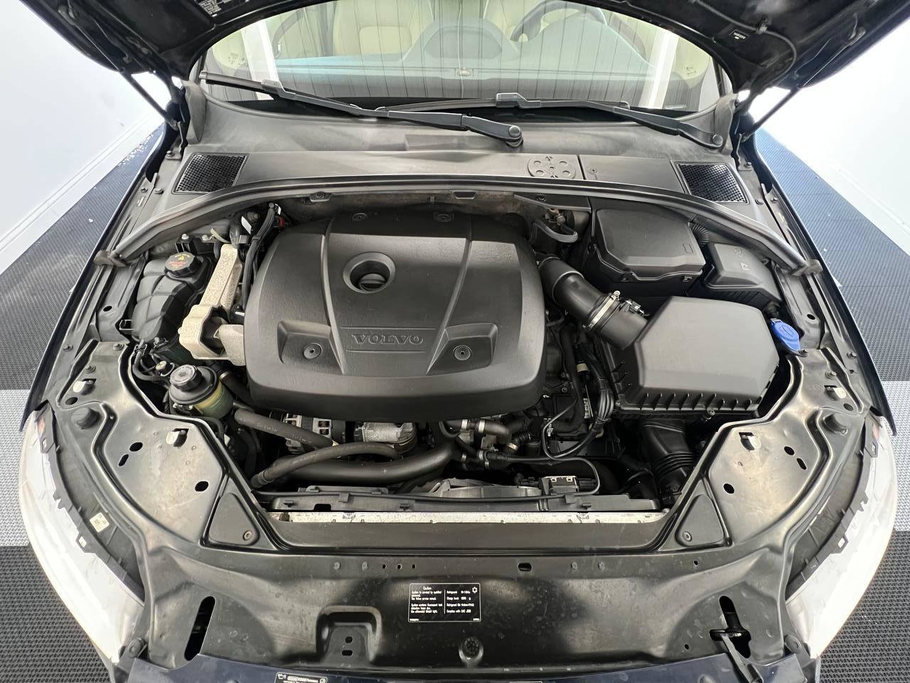Used 2016 Volvo XC70 T5 Premier w/ Proximity Package FWD image 27
