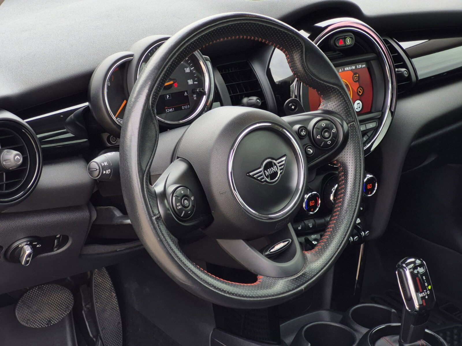 Used 2020 MINI Cooper S w/ Premium Package image 27