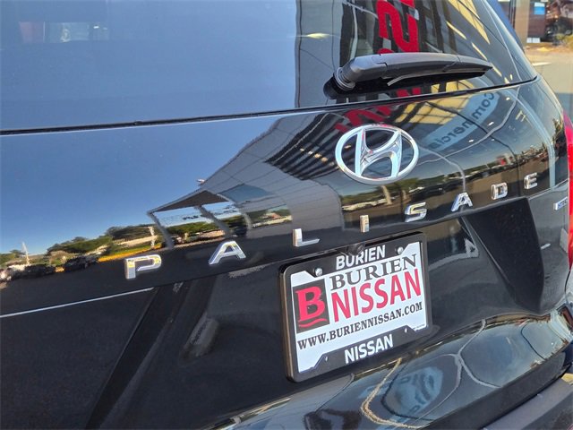 Used 2023 Hyundai Palisade Limited w/ Cargo Package image 13