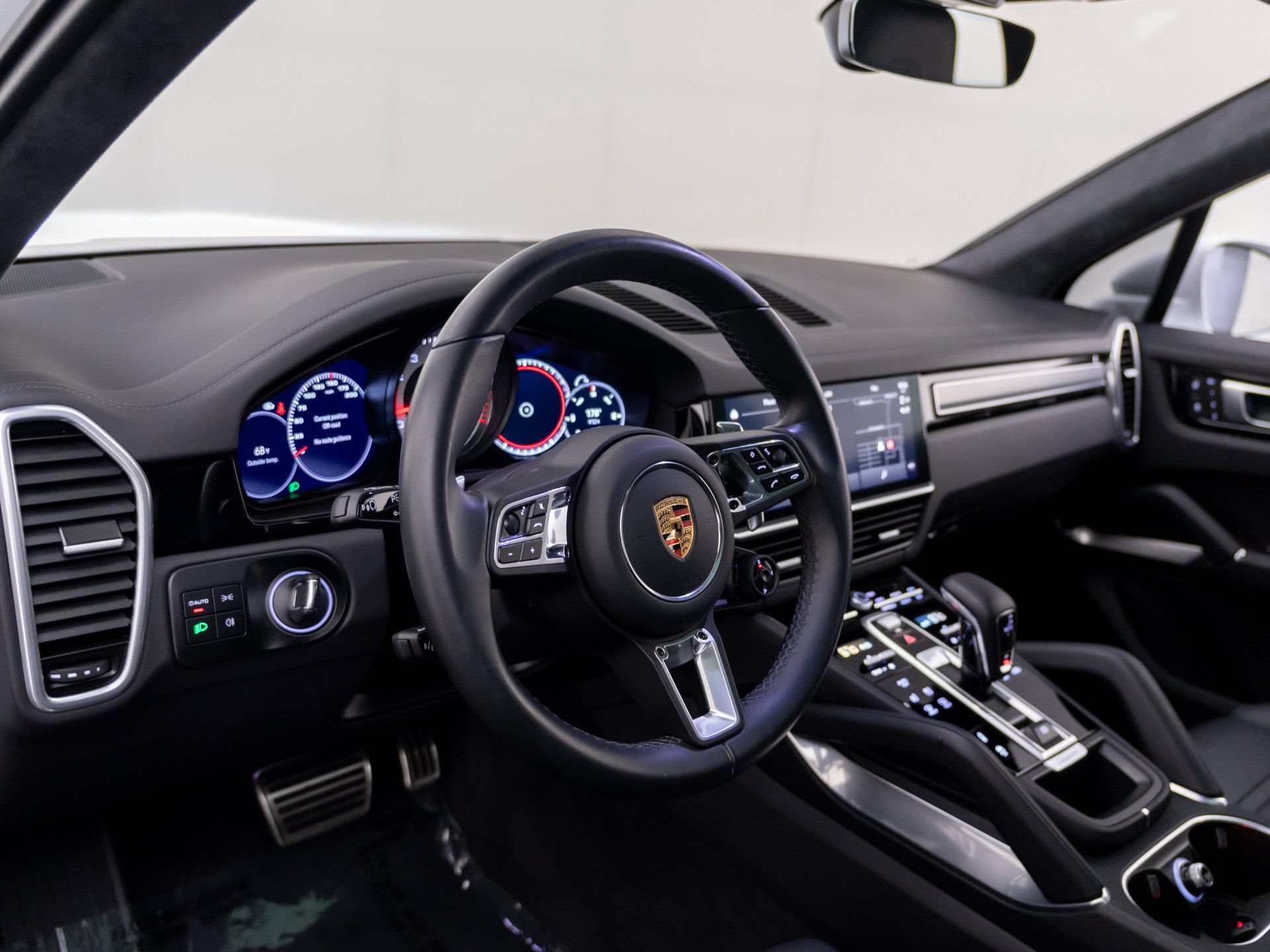 Certified 2023 Porsche Cayenne Turbo AWD/4WD image 22