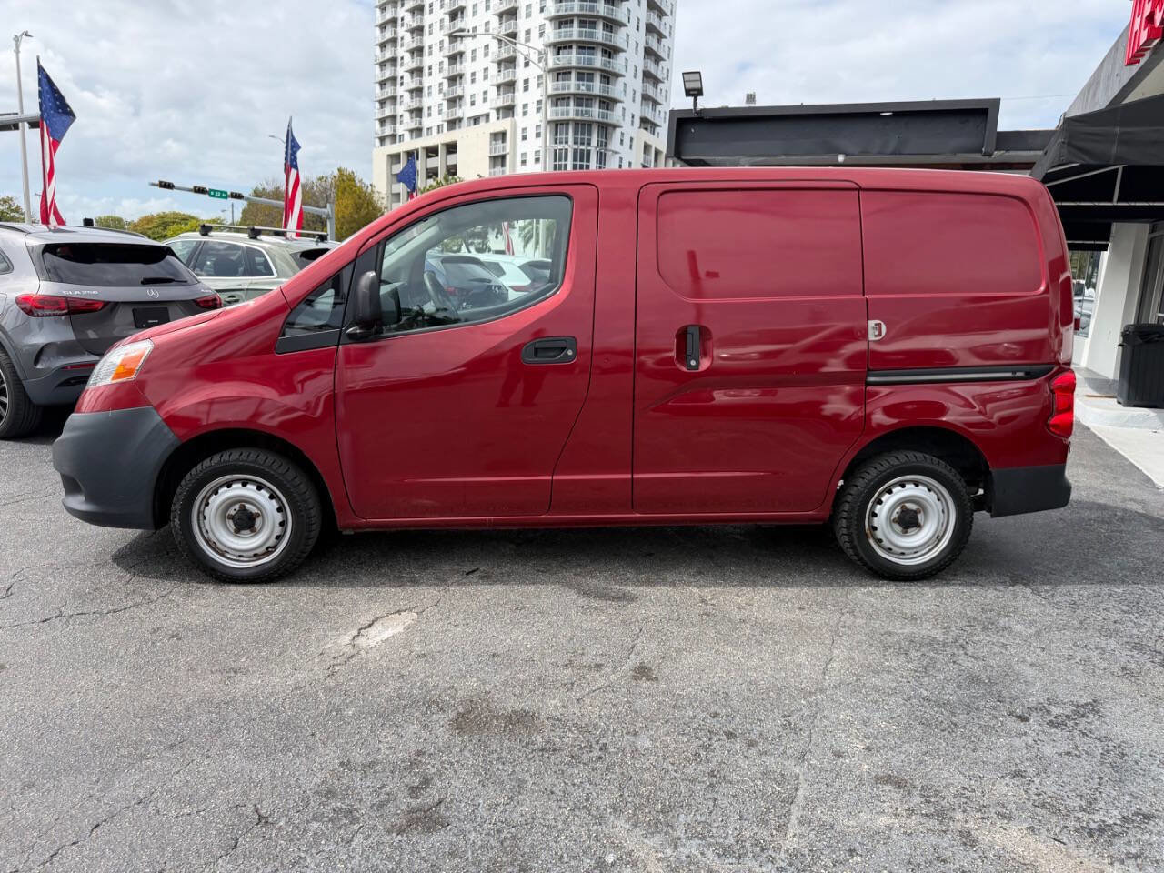 Used 2017 Nissan NV200 S image 2
