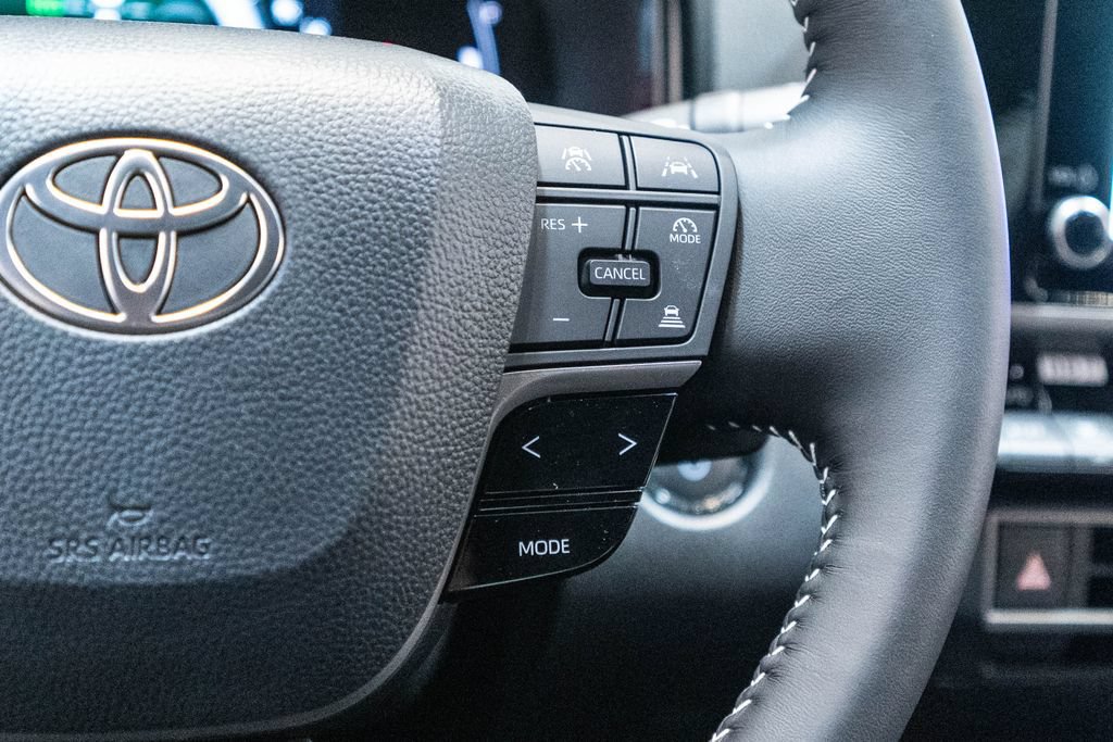 Used 2026 Toyota Camry SE w/ Convenience Package FWD image 19
