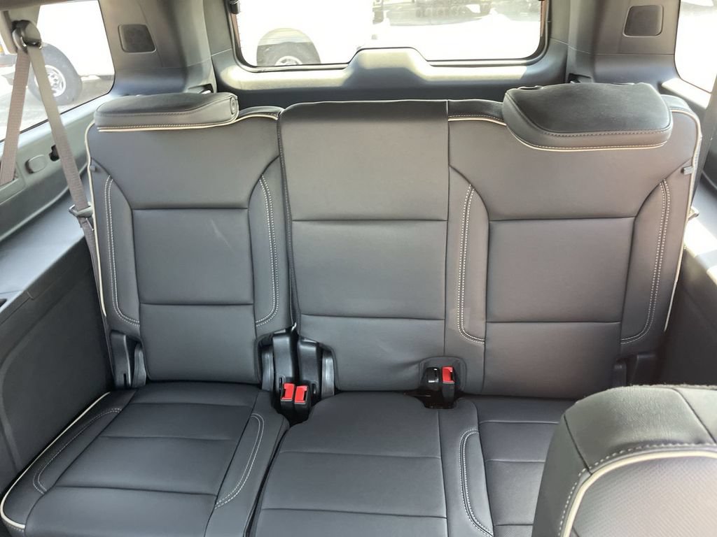 New 2026 Chevrolet Suburban Premier w/ Sun And Tow Package AWD/4WD image 24