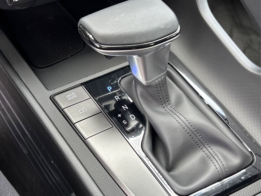Certified 2025 Hyundai Elantra Sport image 27