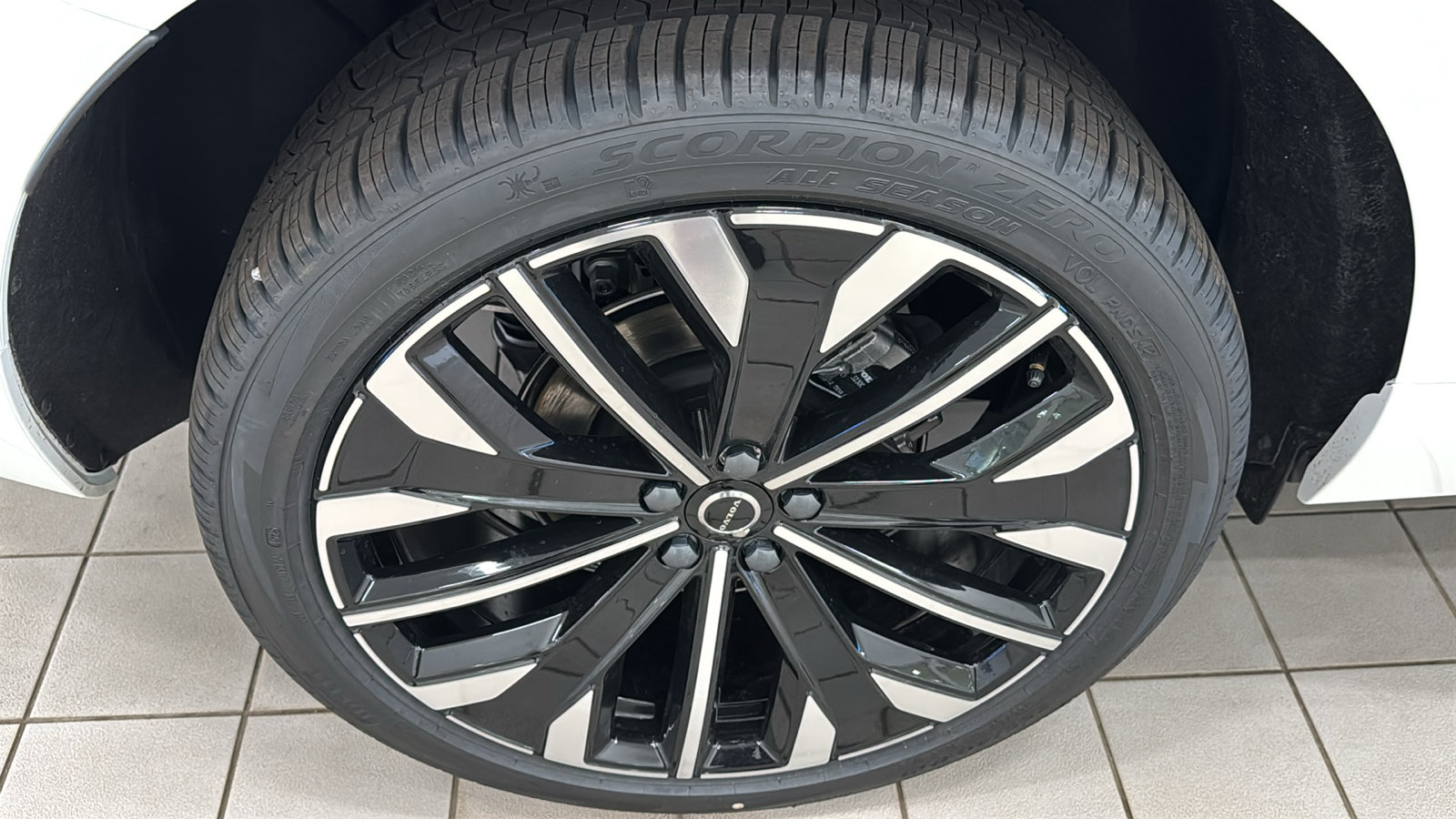 New 2026 Volvo XC60 B5 Ultra w/ Protection Package Premier AWD/4WD image 31