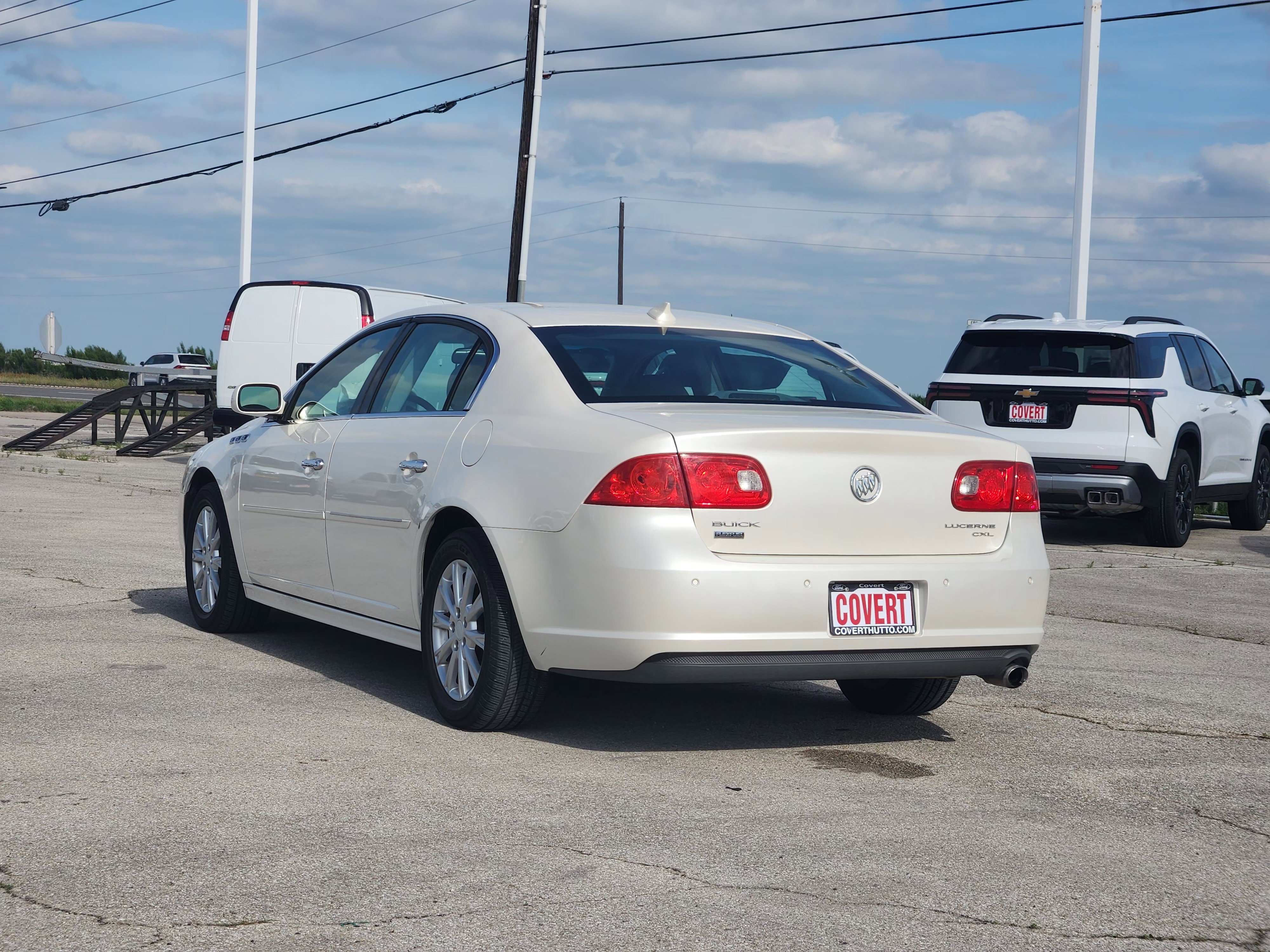 Used 2011 Buick Lucerne CXL w/ Driver Confidence Package FWD image 5