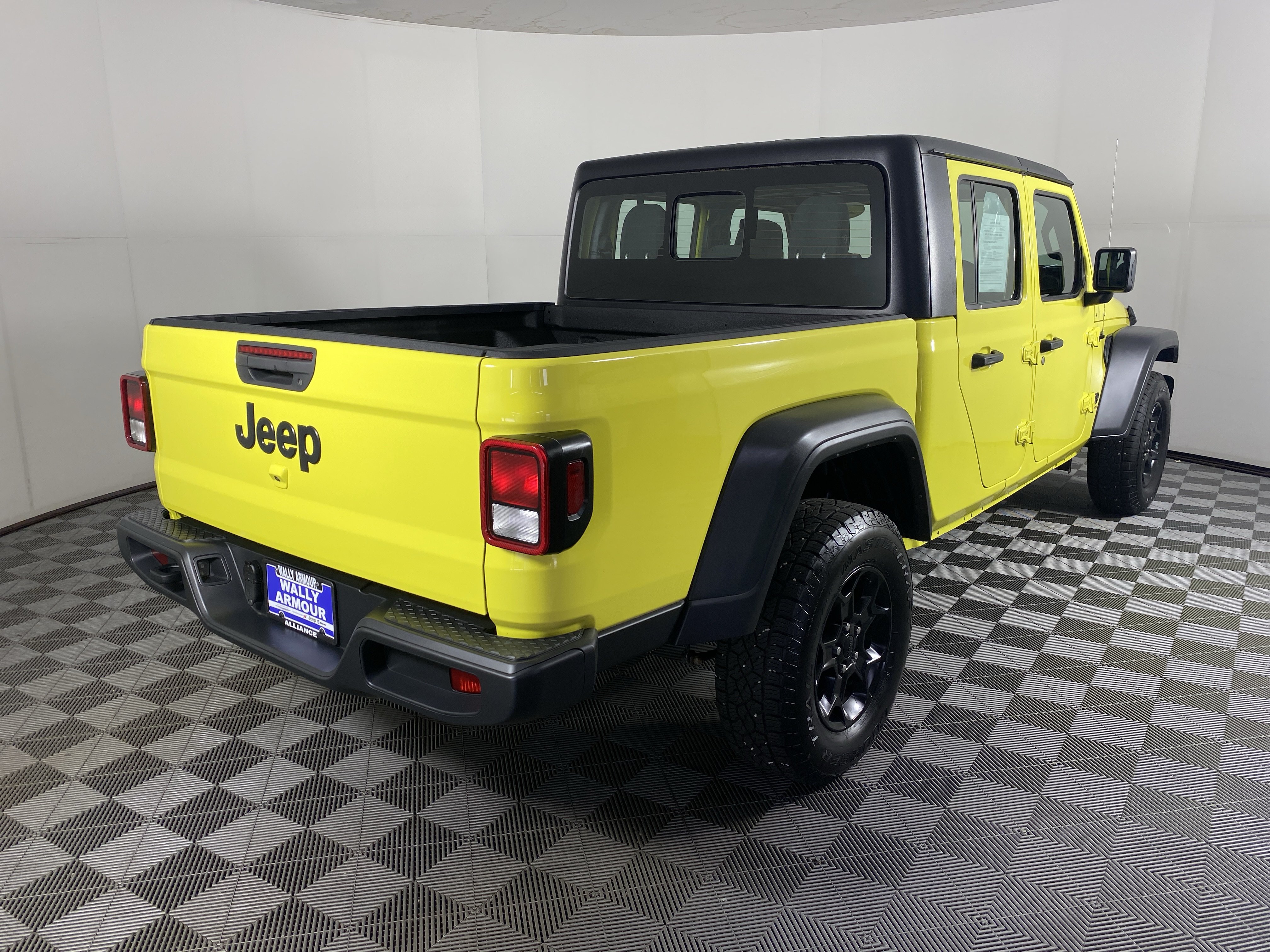 Used 2023 Jeep Gladiator Sport w/ Off Road Group AWD/4WD image 6