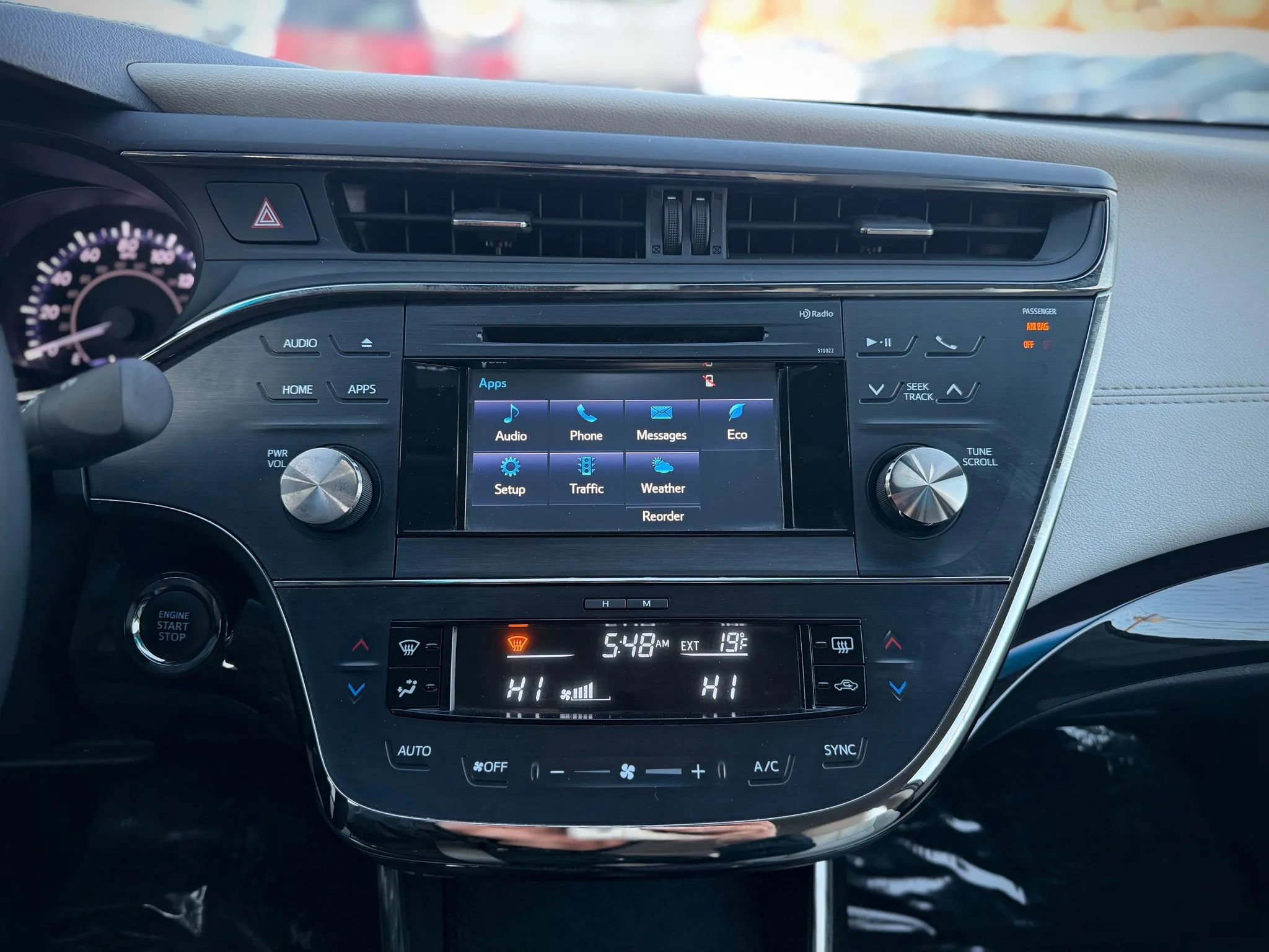 Used 2015 Toyota Avalon XLE image 17