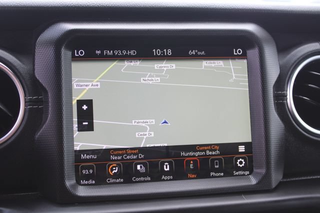 Used 2022 Jeep Wrangler Unlimited Sahara AWD/4WD image 32