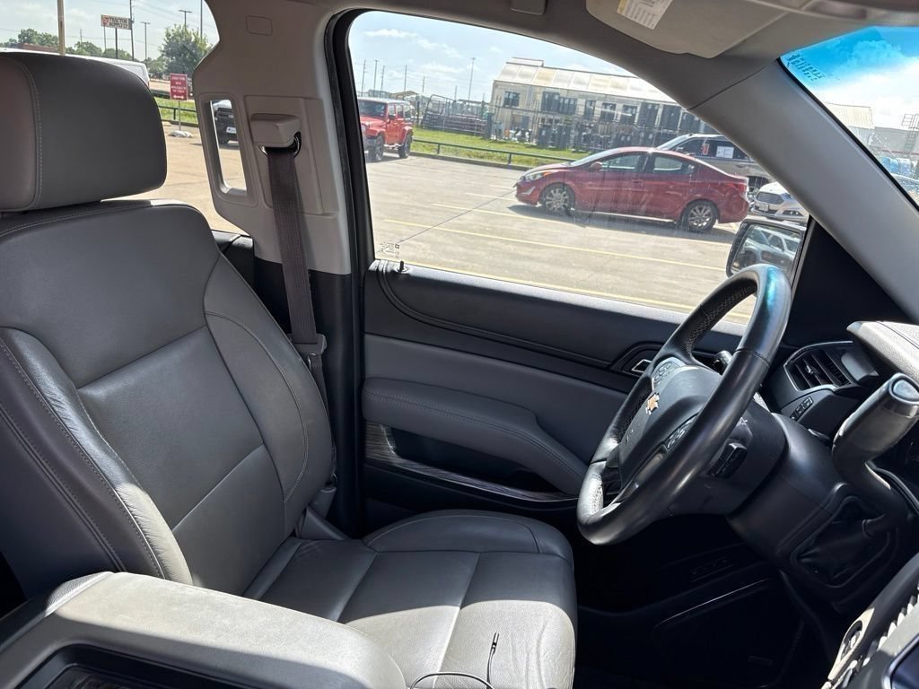 Used 2017 Chevrolet Tahoe LT w/ Luxury Package AWD/4WD image 14