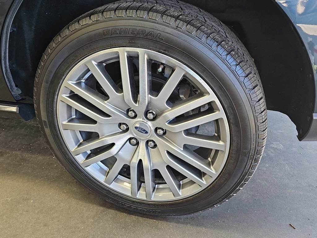 Used 2022 Ford Expedition Limited image 34