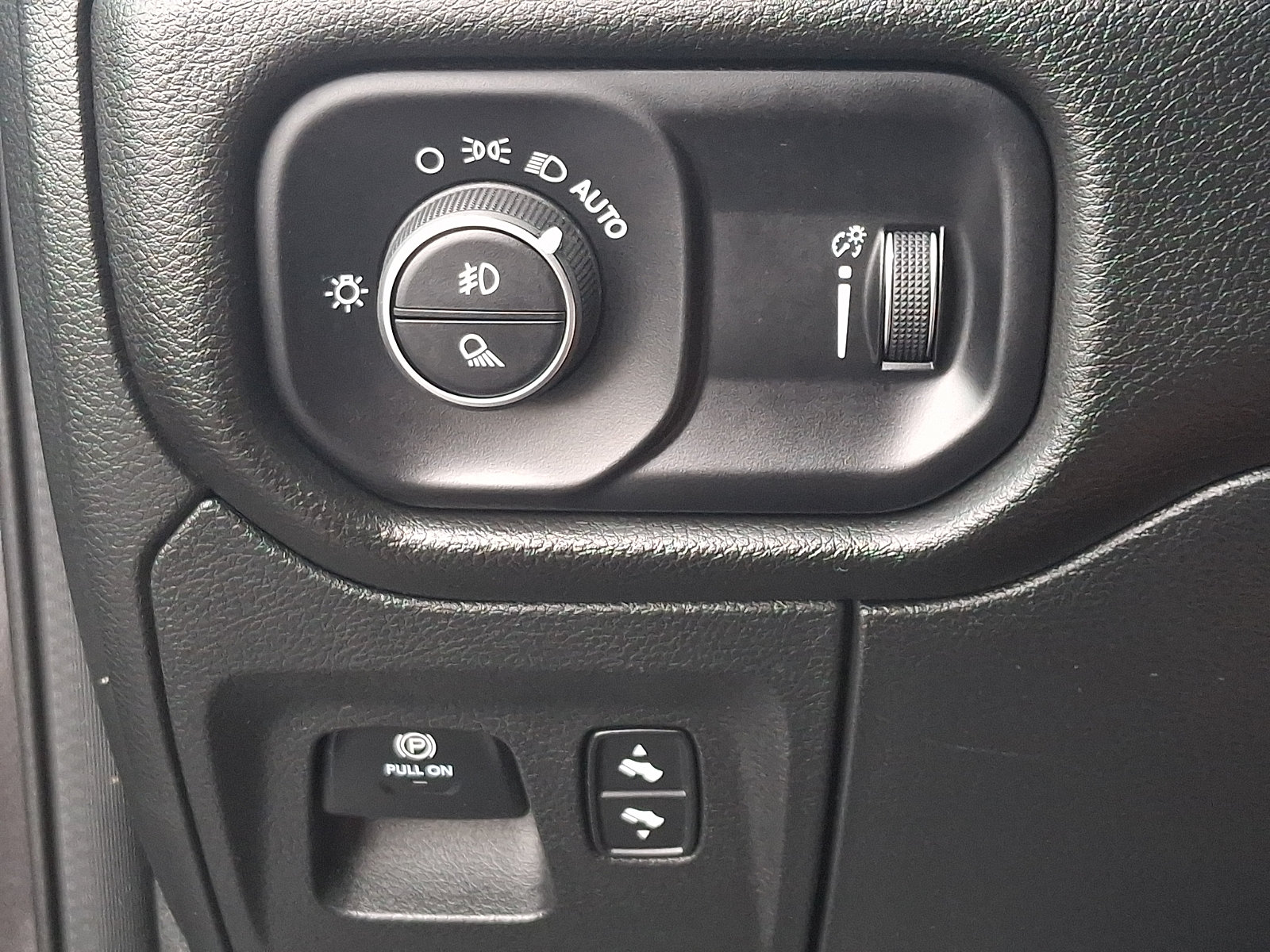 Certified 2024 RAM 1500 Big Horn AWD/4WD image 24
