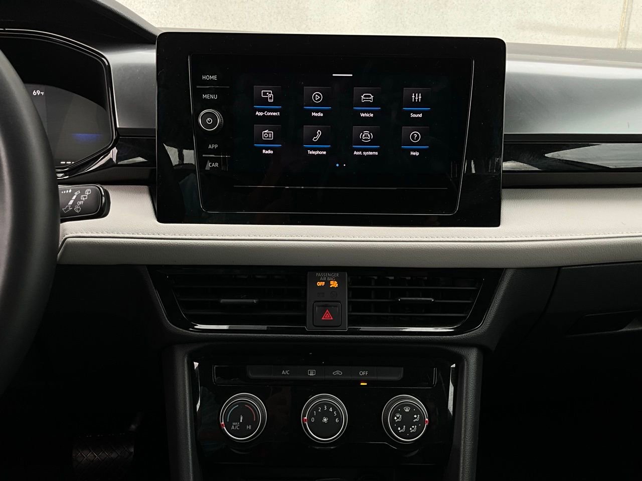 Used 2025 Volkswagen Taos S image 24