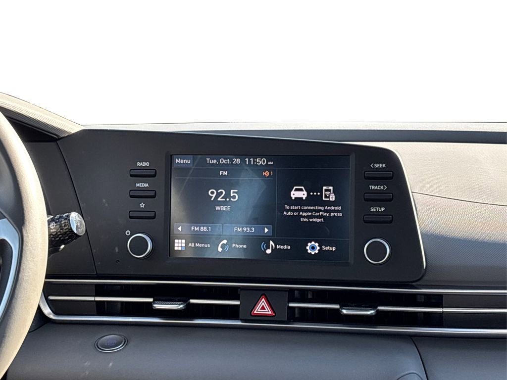 Certified 2025 Hyundai Elantra Sport image 18