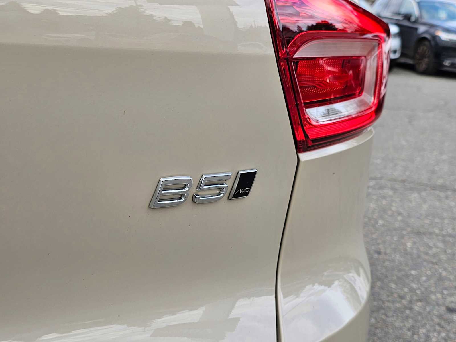 New 2025 Volvo XC40 B5 Ultra w/ Climate Package image 15