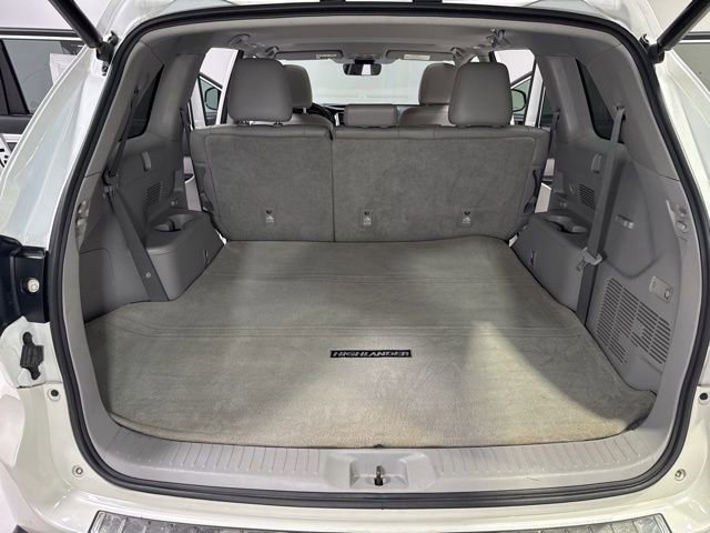 Used 2017 Toyota Highlander XLE w/ Protection Package #3 AWD/4WD image 31