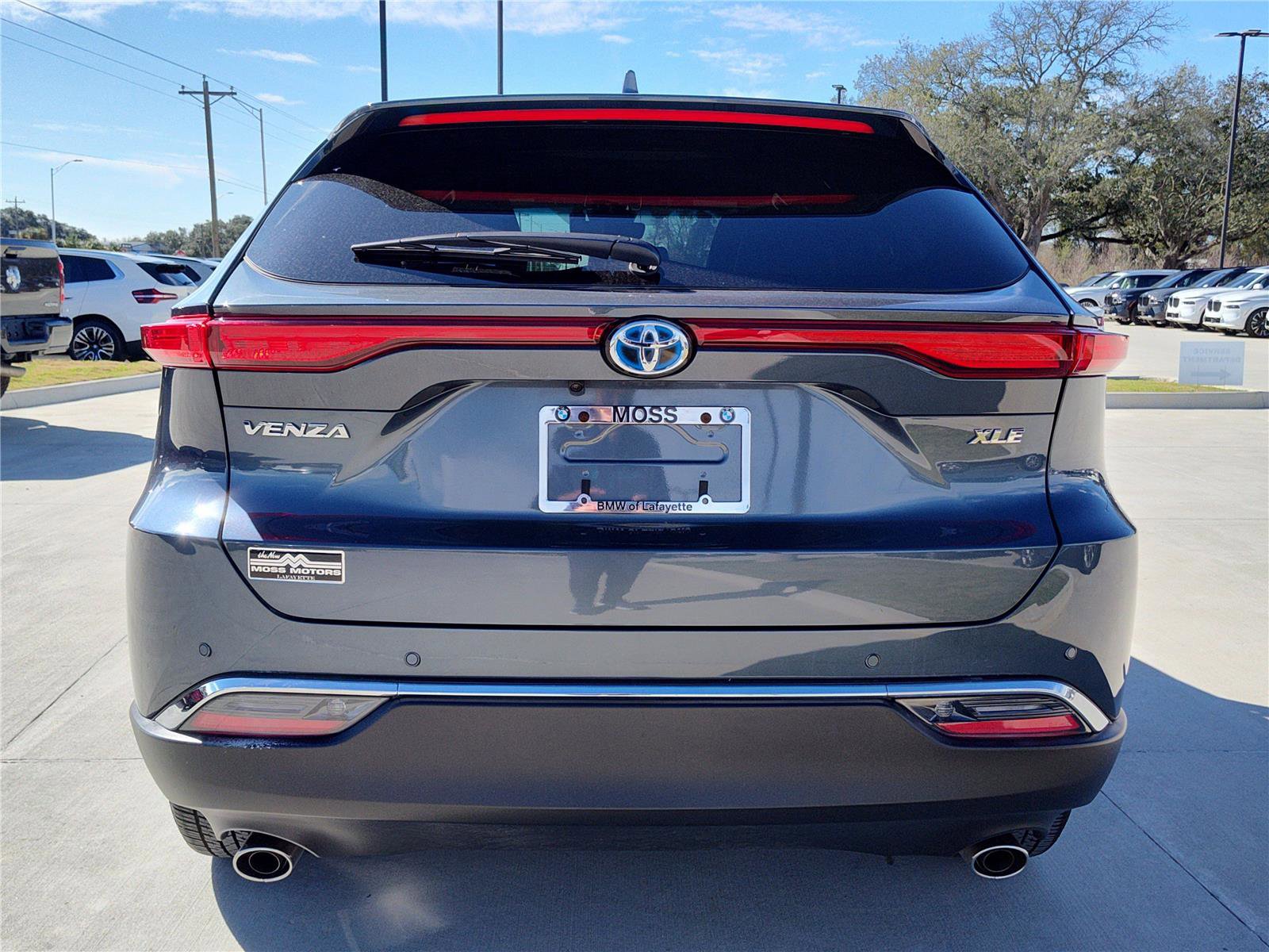 Used 2024 Toyota Venza XLE image 5