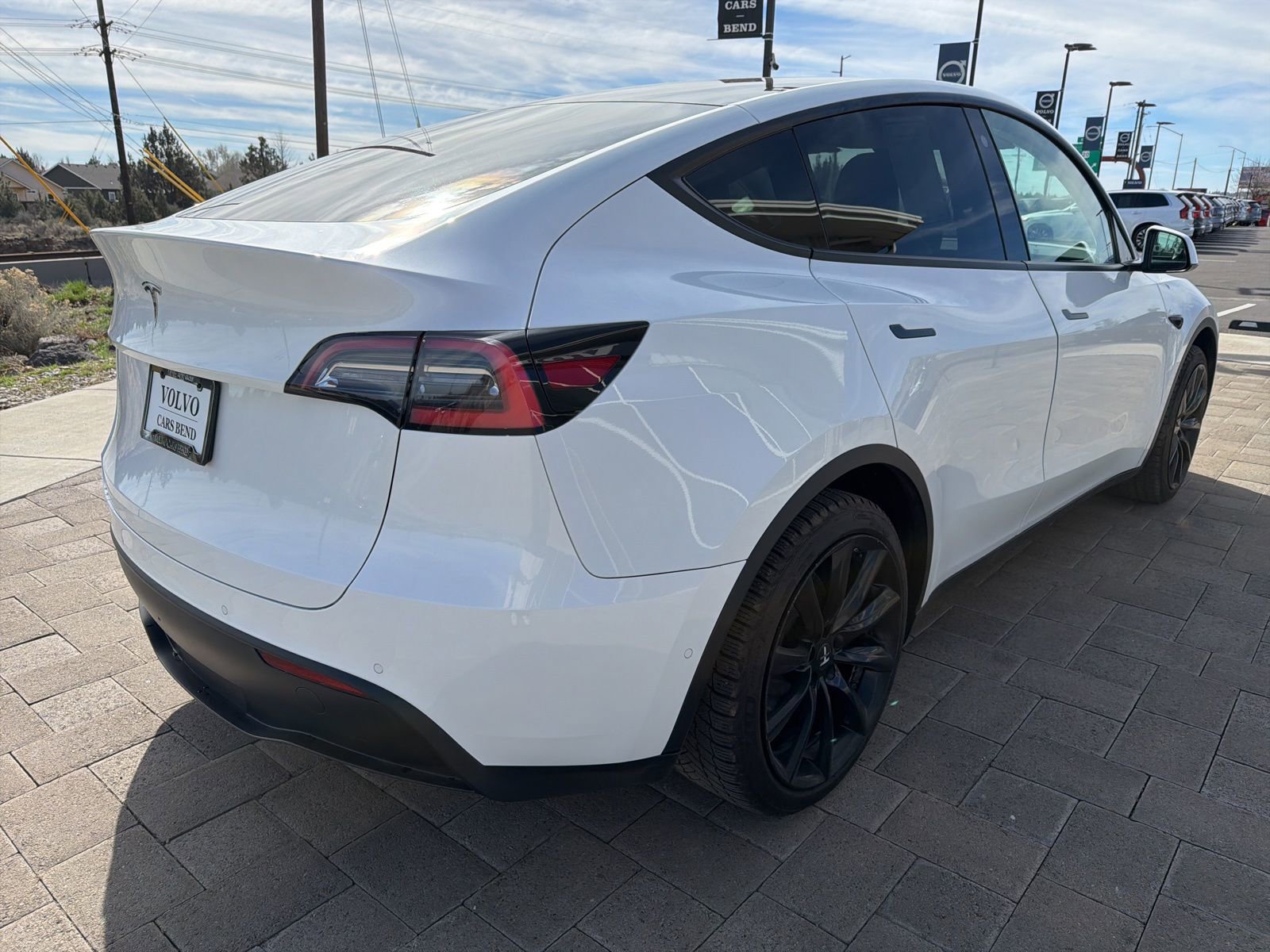 Used 2021 Tesla Model Y Standard Range image 6