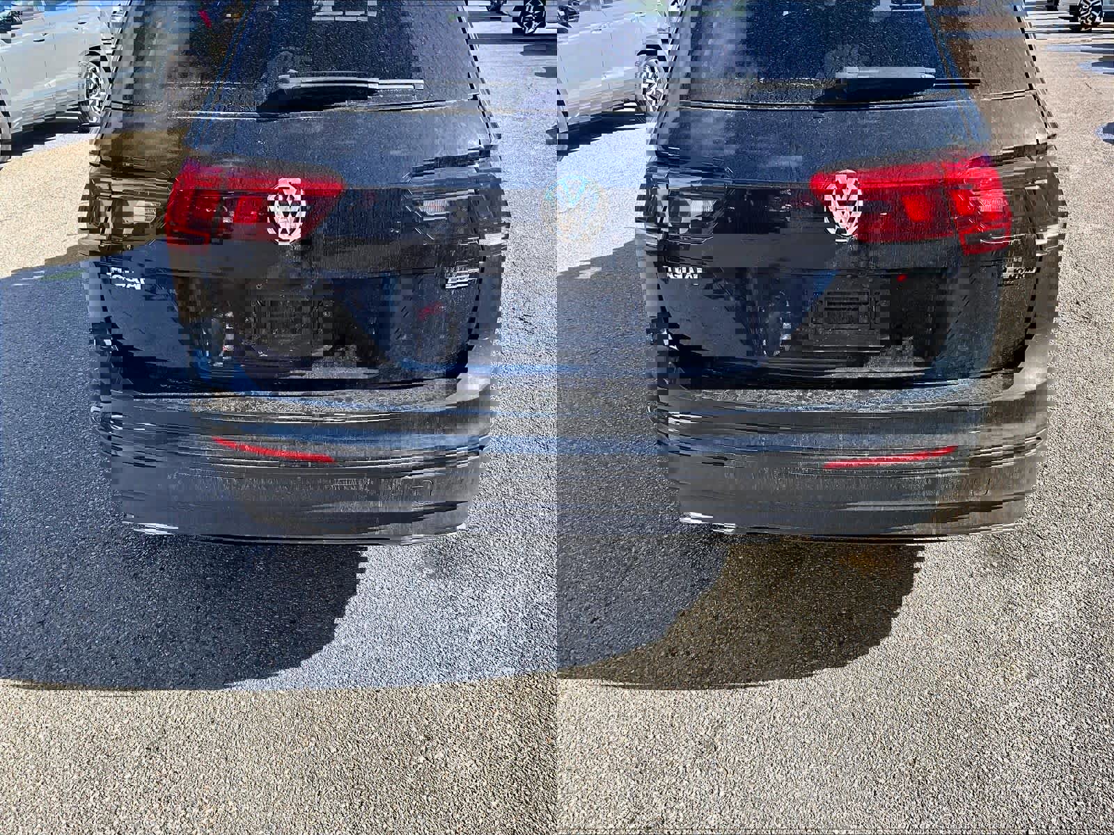 Used 2020 Volkswagen Tiguan S image 7