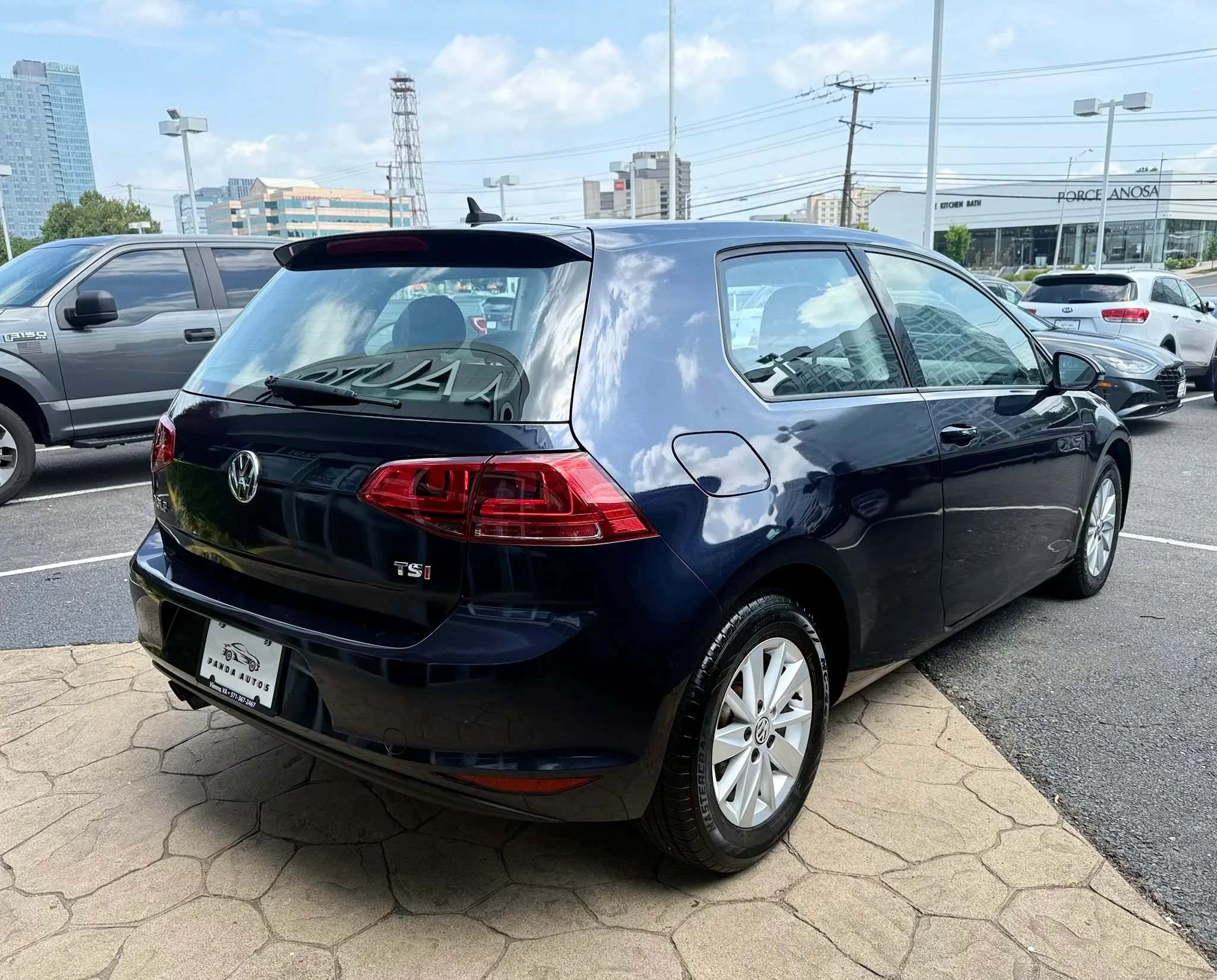 Used 2015 Volkswagen Golf S FWD image 7