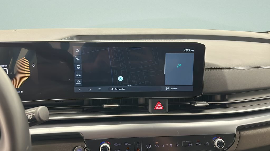 Used 2025 Kia Carnival FWD image 17