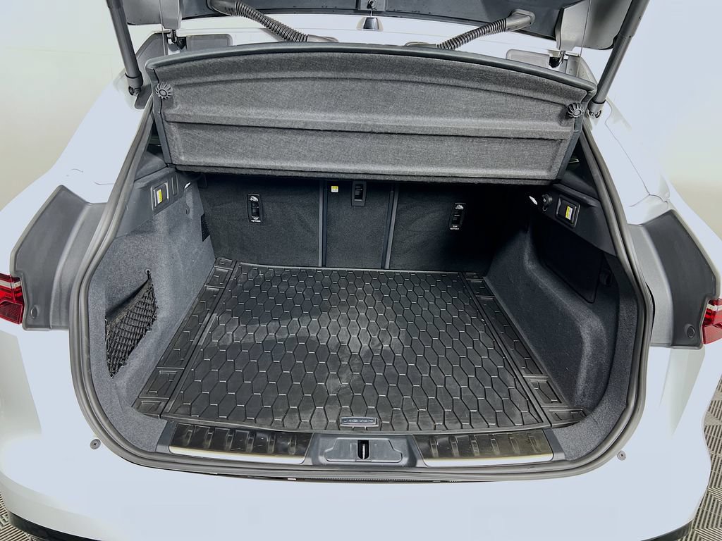 Certified 2025 Jaguar F-PACE R-Dynamic S AWD/4WD image 28