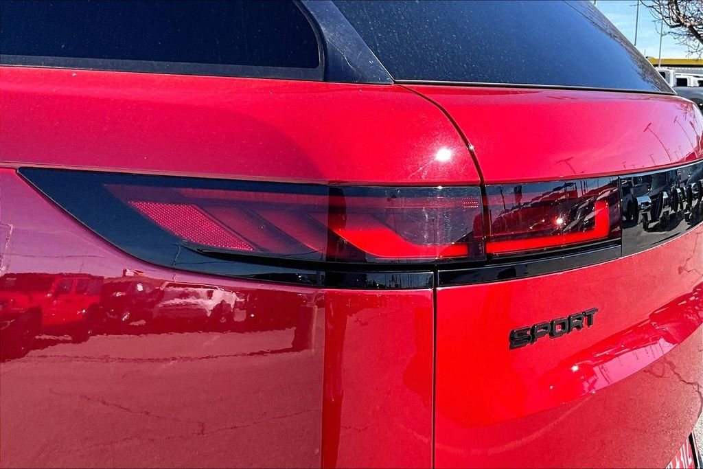 Used 2023 Land Rover Range Rover Sport SE Dynamic image 31