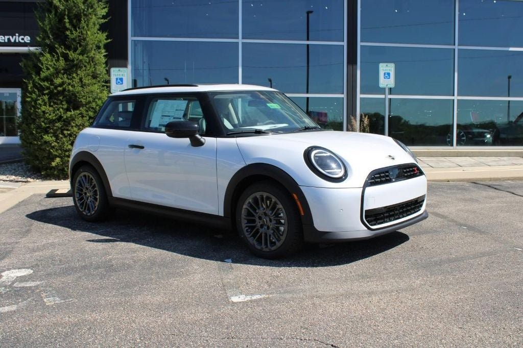 Used 2025 MINI Cooper S FWD image 1