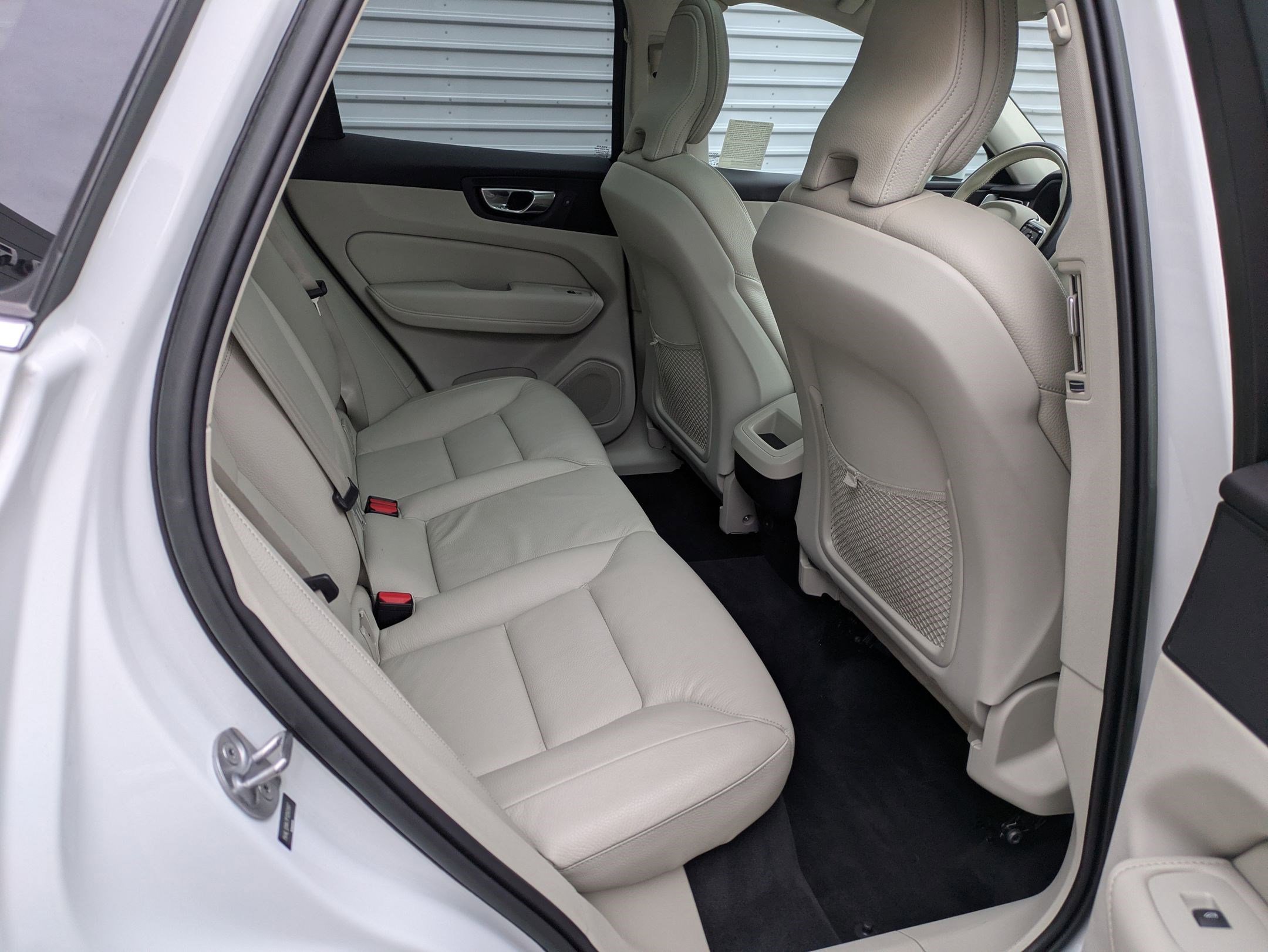 Certified 2023 Volvo XC60 B5 Core image 30