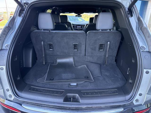 Used 2023 Buick Enclave Essence w/ Sport Touring Edition FWD image 31
