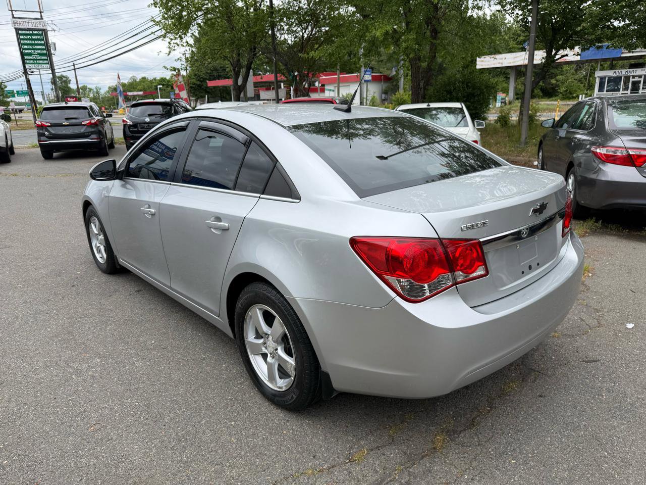 Used 2013 Chevrolet Cruze LT FWD image 3