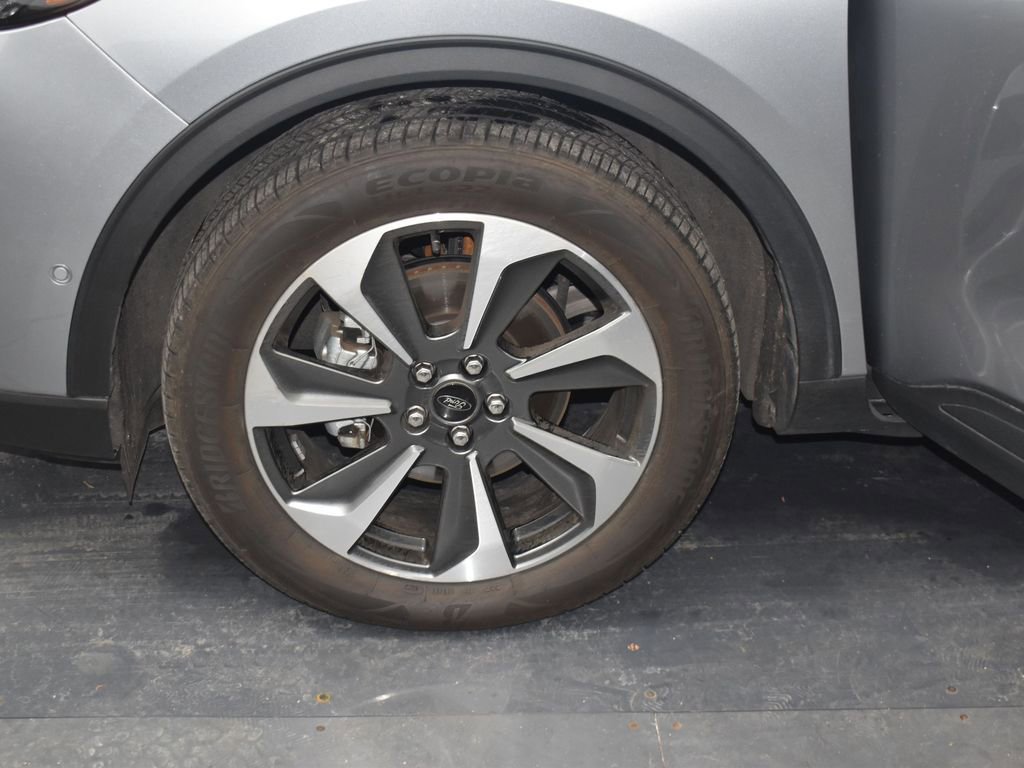 Used 2024 Ford Escape Platinum w/ Premium Technology Package AWD/4WD image 14