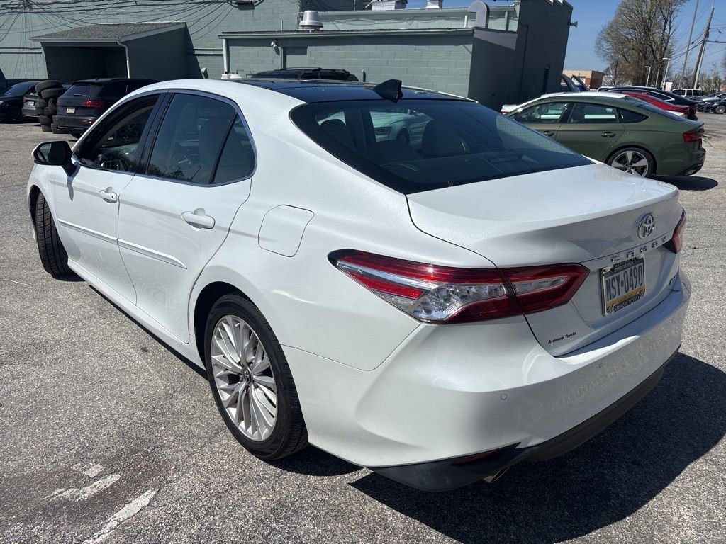 Used 2018 Toyota Camry XLE image 3