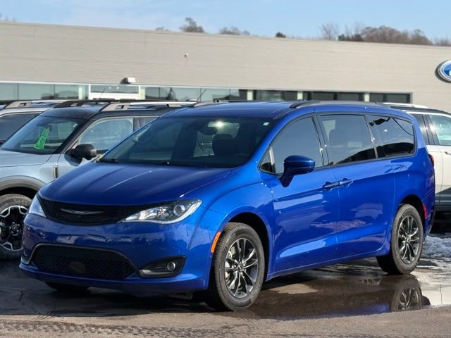 Used 2020 Chrysler Pacifica Touring-L w/ Advanced Safetytec Group image 35