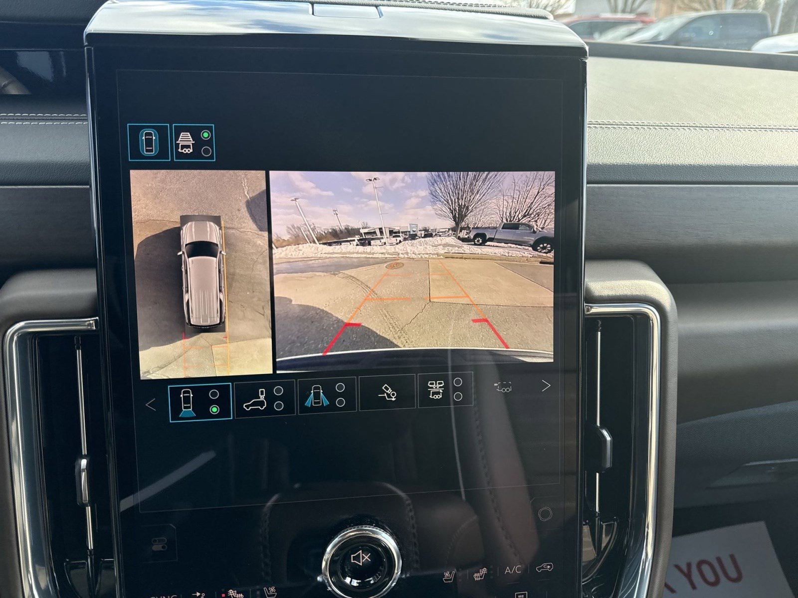 Used 2025 GMC Yukon XL Denali Ultimate w/ LPO, Illumination Package image 19