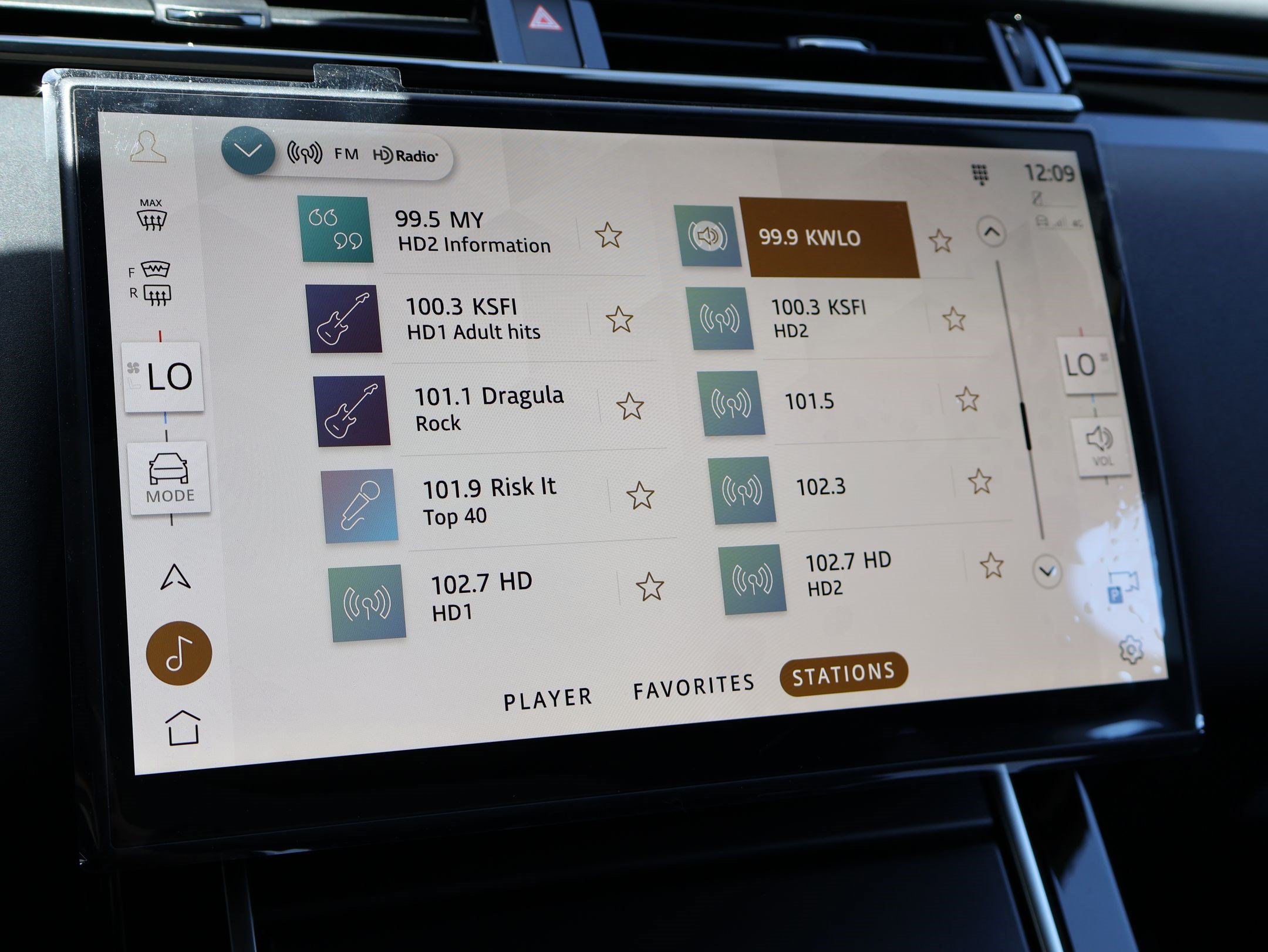 New 2026 Land Rover Range Rover Velar Dynamic SE AWD/4WD image 15