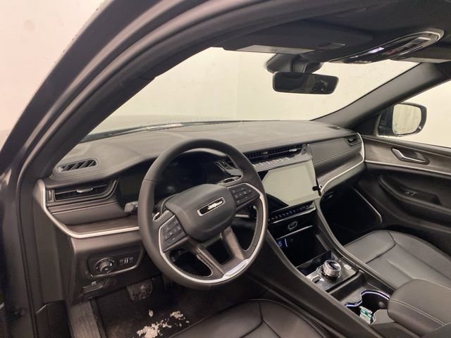 Used 2026 Jeep Grand Cherokee Limited w/ Limited Altitude Package AWD/4WD image 7
