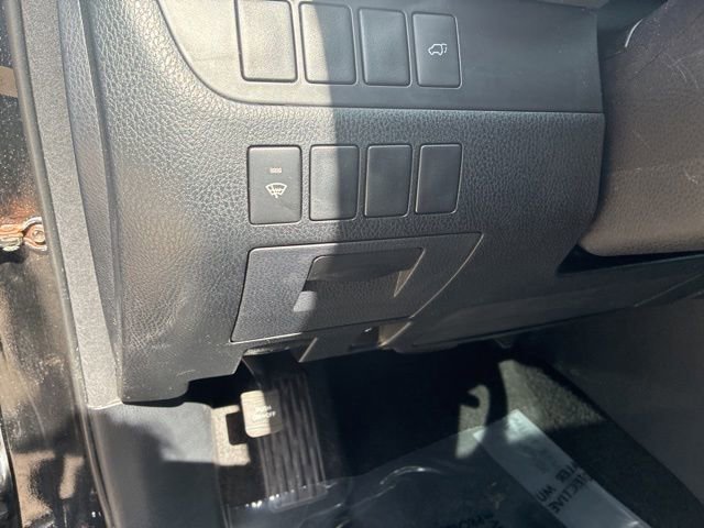 Used 2015 Toyota Highlander XLE AWD/4WD image 12