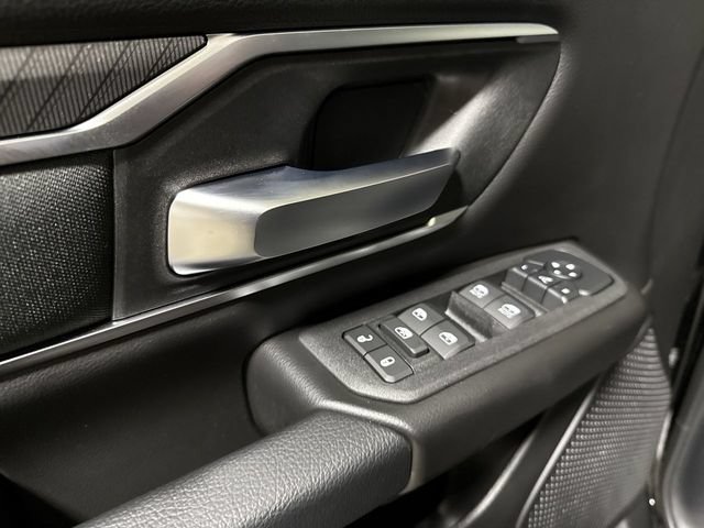 New 2026 RAM 1500 4x4 Crew Cab image 21