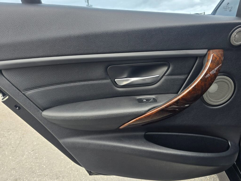 Used 2014 BMW ActiveHybrid 3 RWD image 19