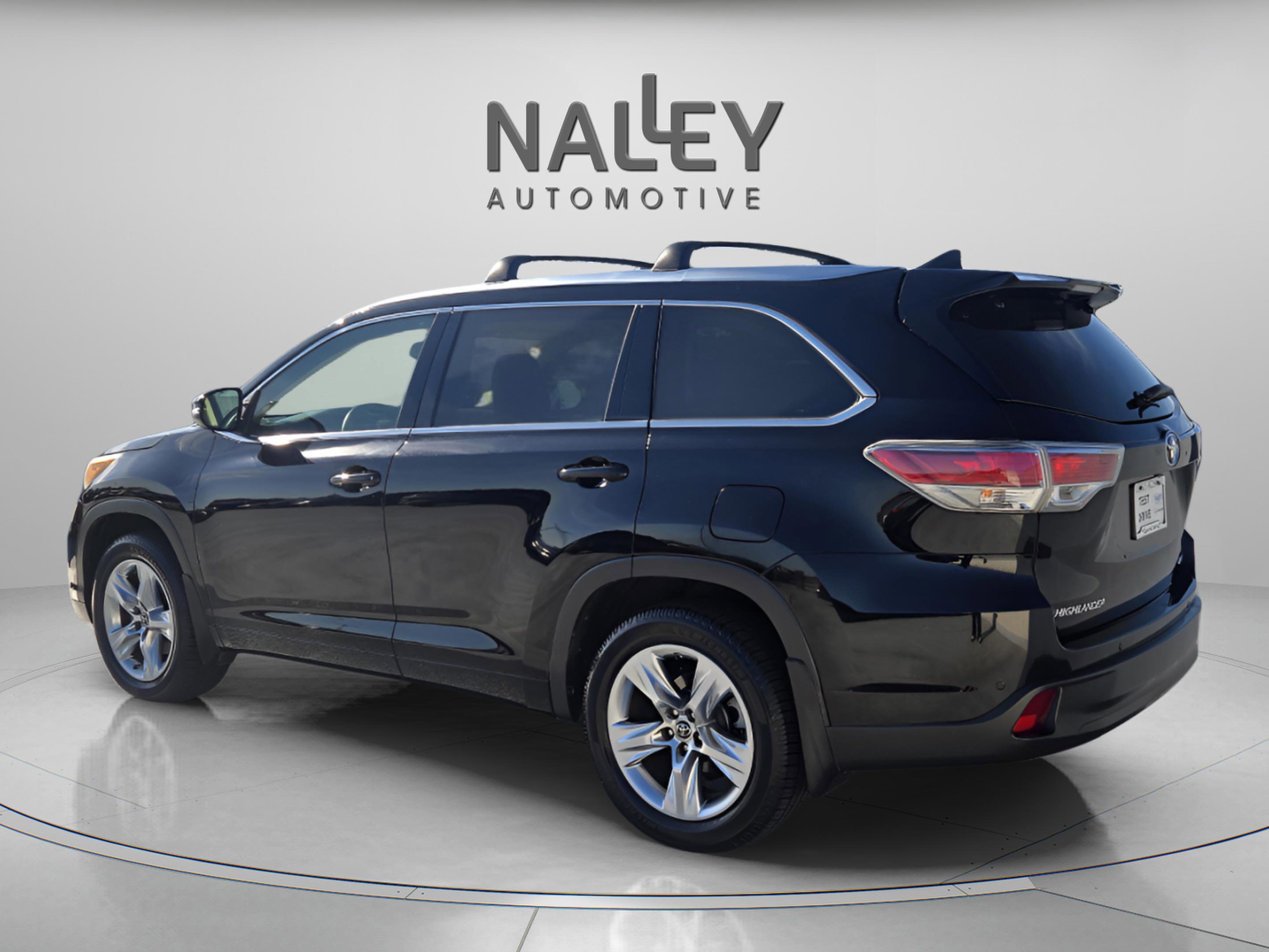 Used 2016 Toyota Highlander Limited Platinum image 3
